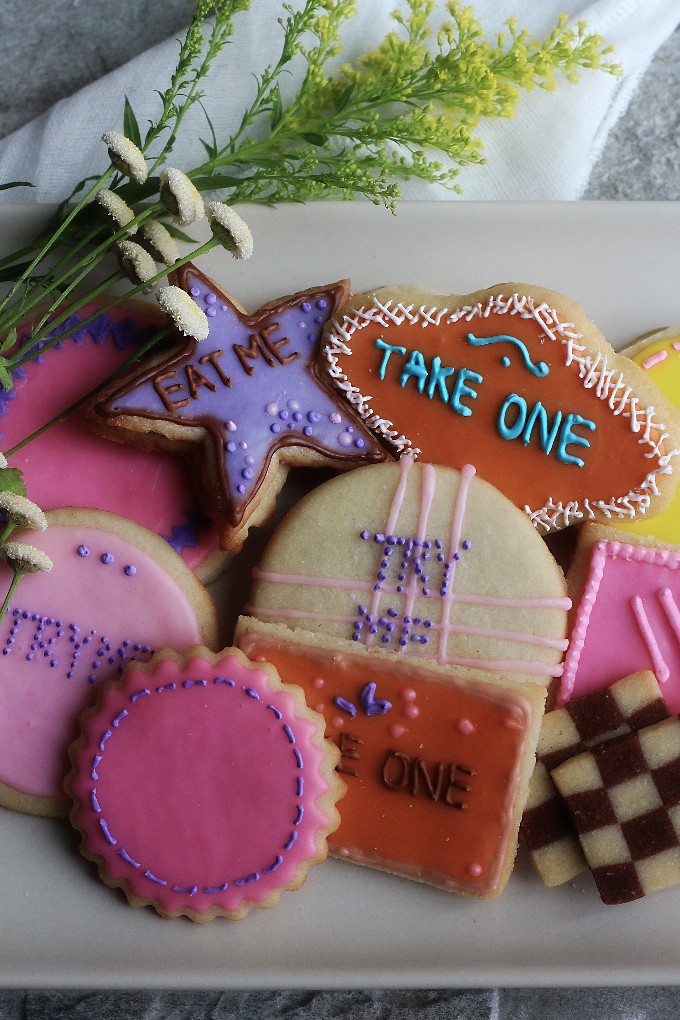 Alice in Wonderland: "Eat Me" Cookies - Feast of Starlight